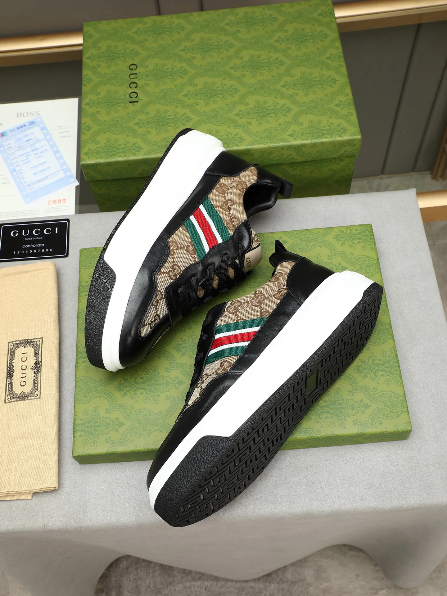 Men's shoes 💰480 New men's shoes GUCCI Fashion trend Made of first-layer calfskin ➕ washed sheep lining! The foot feels super comfortable and the workmanship is impeccable. Foam ultra-light outsole, size: 38-44 (45 customized) 4 colors to choose from!